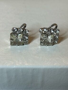 Silver-Tone Clear Crystal Square Drop Earrings - Unbranded Screw Back Vintage